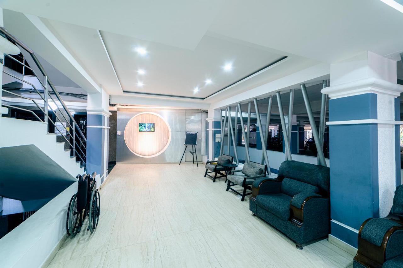 Hotel Athome , Whitefields, Kondapur Hyderabad Ngoại thất bức ảnh